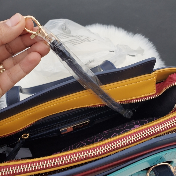 Nicole lee - Picture 5 of 10